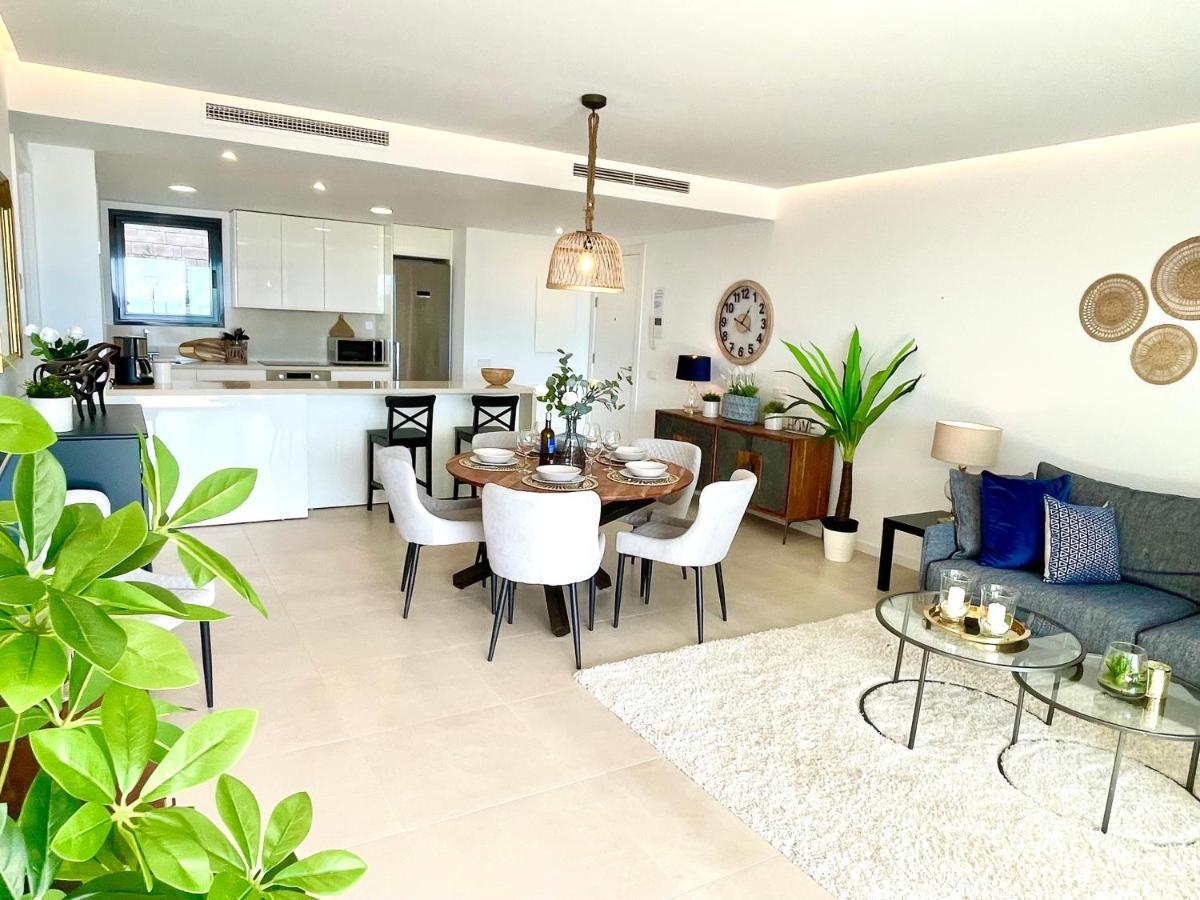 Luxury 3 Bedroom Apartment 300M From The Beach Fuengirola Esterno foto