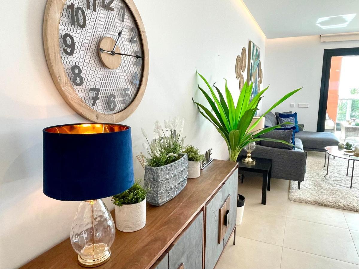Luxury 3 Bedroom Apartment 300M From The Beach Fuengirola Esterno foto